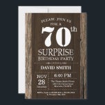 Surprise Rustic 70th Birthday Invitation Vintage Kaart<br><div class="desc">Verrassend Rustic 70th Birthday Invitation with Rustic Wood Background. Retroland. Volwassen verjaardag. Mannelijke Mannen of vrouwen: Birthday. Kinder jongen of meisje Lady Teenage Bday Invite. 13e 15e 16e 18e 21e 30e 40e 50e 60e 70e 90e 100e. Elke leeftijd. Voor verdere aanpassing, te klikken gelieve de knoop "van de Aanpassing het"en...</div>