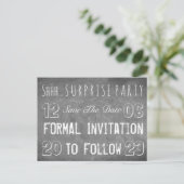 Surprisefeest Uitnodiging Save The Date Schoolbord (Staand voorkant)