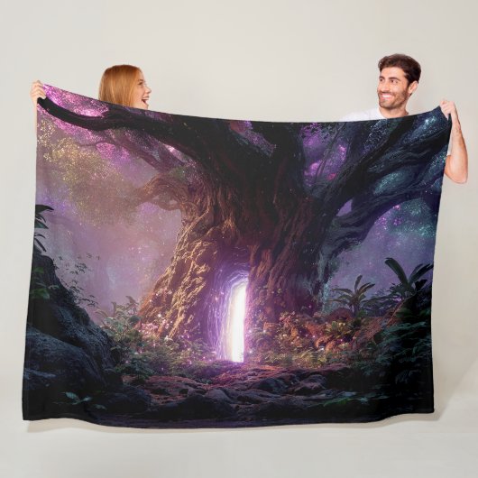 Surreal Enchanted Tree With Glowing Portal Fleece Deken (In situ)