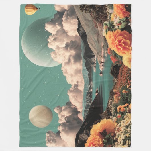 Surreal Mountain Landscape with Planets and Clouds Fleece Deken (Voorkant)