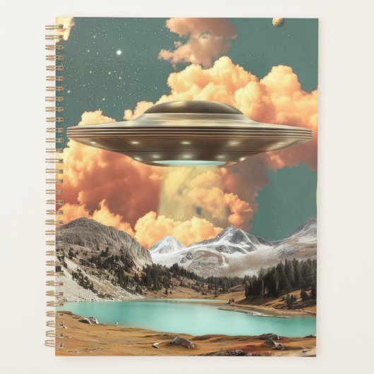 Surreal UFO boven bergmeer met planeten Planner (Voorkant)