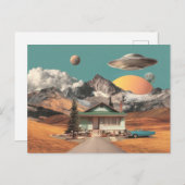 Surreal UFO Over Rustic House Briefkaart (Voorkant / Achterkant)