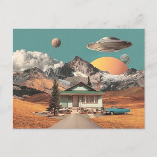 Surreal UFO Over Rustic House Briefkaart (Voorkant)