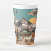 Surreal UFO Over Rustic House Latte Mok (Voorkant)