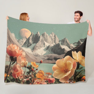 Surrealistisch berglandschap met bloeiende bloemen fleece deken