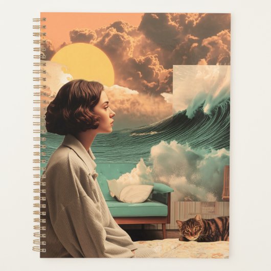 Surrealistisch interieur met vrouw en kat planner (Voorkant)