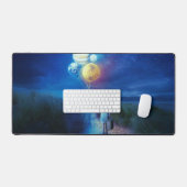 Surrealistisch klein meisje verlaten huis voor and bureaumat (Keyboard & Muis)