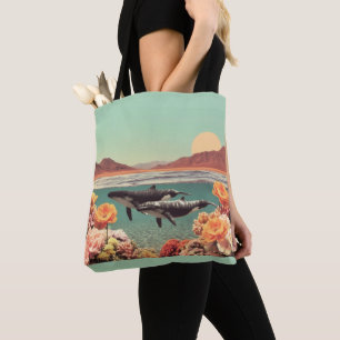 Surrealistisch oceaanzicht met walvissen en koraal tote bag