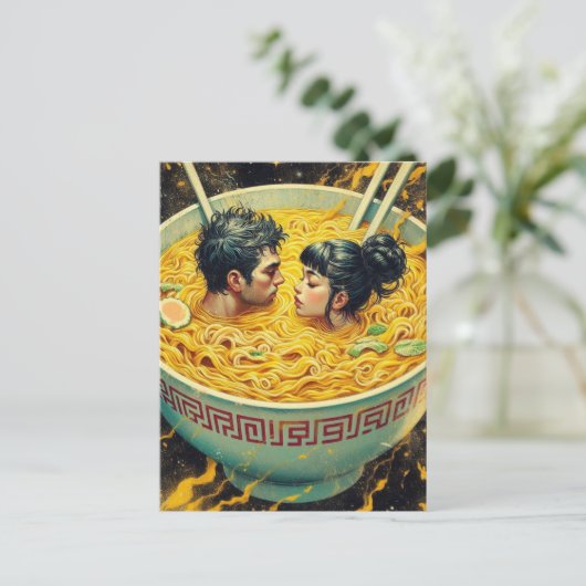Surrealistisch paar zwemt in een kom met noedels briefkaart (Staand voorkant)