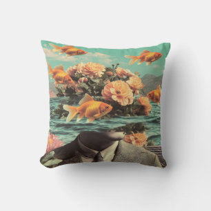 Surrealistisch Portret Met Goudvis Bloemen En Ocea Kussen