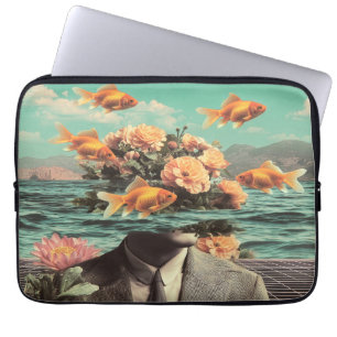 Surrealistisch portret met goudvissen bloemen en o laptop sleeve