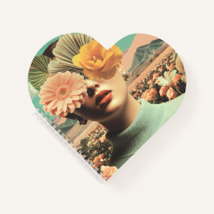 Surrealistisch vrouwenportret met bloemen die de o notitieboek