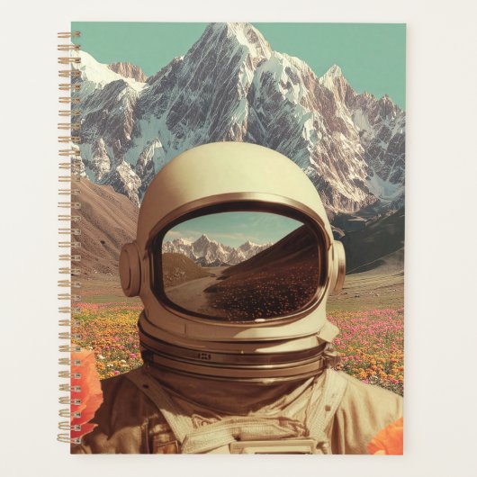Surrealistische astronaut in bloemenveld planner (Voorkant)