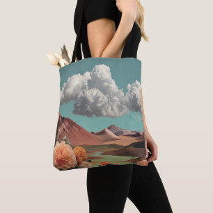 Surrealistische bloemige berglandschap met dramati tote bag