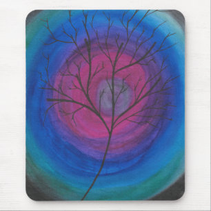Surrealistische boom silhouet met levendige kosmis muismat