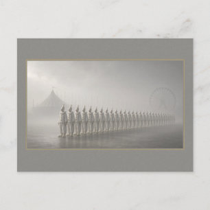 SURREALISTISCHE CIRCUSDROMEN WITTE PIERROTS BRIEFKAART