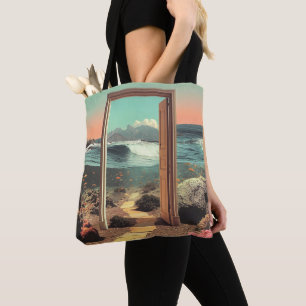 Surrealistische deuropening naar oceaan met koraal tote bag