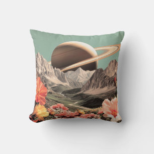 Surrealistische Saturnus boven Mountain Valley Kussen
