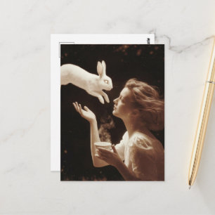 Surrealistische thee met het witte konijn Sepia Briefkaart