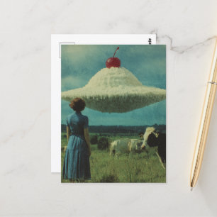 Surrealistische ufo in een melkweide briefkaart