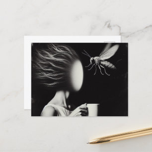 Surrealistische vrouw en bijenochtendkoffie briefkaart