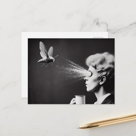 Surrealistische vrouw en bijenochtendkoffie briefkaart (Voorkant / Achterkant in situ)