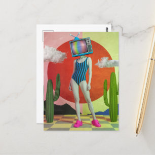 Surrealistische vrouw in badpak met tv op haar hoo briefkaart