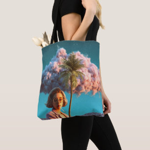 Surrealistische vrouw met palmboom tote bag
