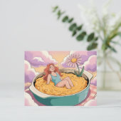 Surrealistische vrouw zit in badpak in Cheesy Dish Briefkaart (Staand voorkant)