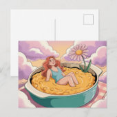 Surrealistische vrouw zit in badpak in Cheesy Dish Briefkaart (Voorkant / Achterkant)
