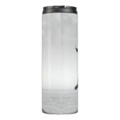 surrealistische zwart - witte kunstschilder die op thermosbeker (Achterkant)