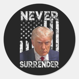 Surrender Trump Mok Shot 2024 Amerikaanse vlag Vro Ronde Sticker