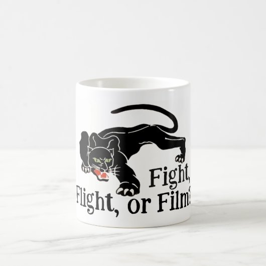 Survival instinct Fight, Flight, or Film? Choices Koffiemok (Center)