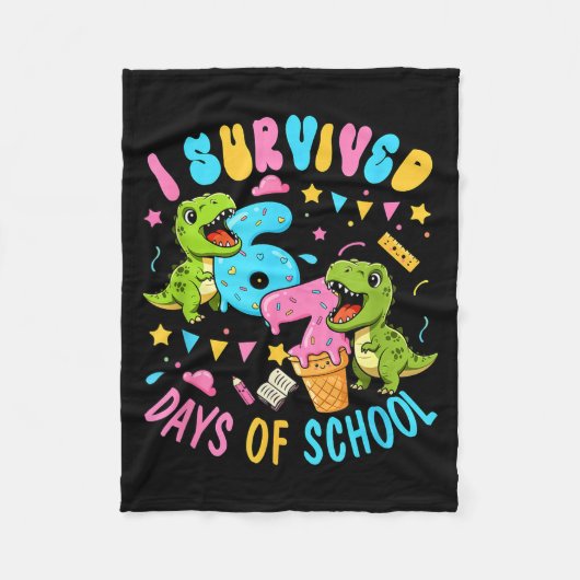 Survived 67 Days Of School T-rexes Funny Six Seven Fleece Deken (Voorkant)