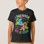 Survived 67 Days Of School T-rexes Funny Six Seven T-shirt (Voorkant)