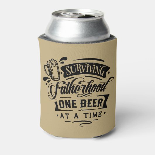 Surviving Fatherhood Een Bier per Tijd Blikjeskoeler (Blikje Achterkant)