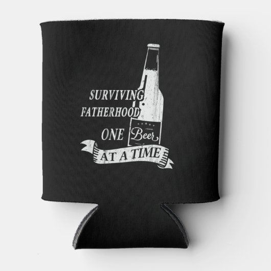 Surviving Fatherhood een biertje tegelijk benauwd Blikjeskoeler (Voorkant)