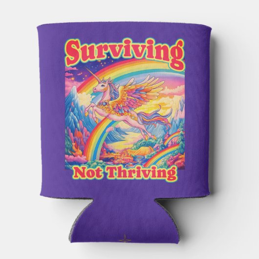 Surviving Not Thriving – Rainbow Unicorn Blikjeskoeler (Achterkant)