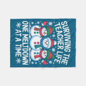 Surviving The Teacher Life One Meltdown At A Time  Fleece Deken (Voorkant (Horizontaal))