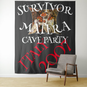 SURVIVOR MATERA CAVE PARTY WIJNMIXER WANDKLEED