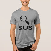 SUS Shirt – Verdachte vibes met een kant van Sass (Voorkant)