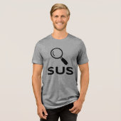 SUS Shirt – Verdachte vibes met een kant van Sass (Voorkant volledig)