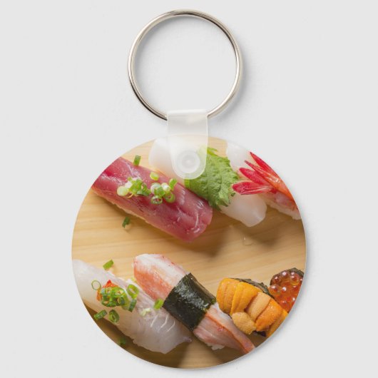 Sushi Art Keychain – Classic Nigiri on Wooden Boar (Voorkant)