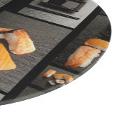 Sushi-collectie op zwarte achtergrond snijplank (Hoek)