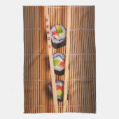 Sushi en houten stokjes theedoek (Verticaal)