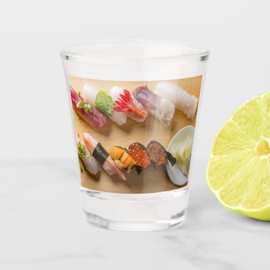 Sushi Harmony Glass – Elegant Nigiri Art by SUSHIM Shot Glas (Voorkant)