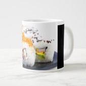 Sushi op een bord grote koffiekop (Voorkant rechts)