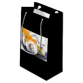 Sushi op een bord klein cadeauzakje (Achterkant Gekanteld)