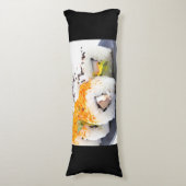 Sushi op een bord lichaamskussen (Voorkant Verticaal)