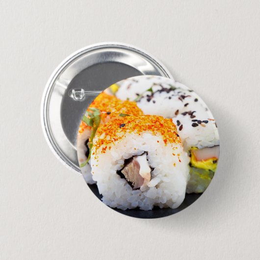 Sushi op een bord ronde button 5,7 cm (Voorkant /achterkant)